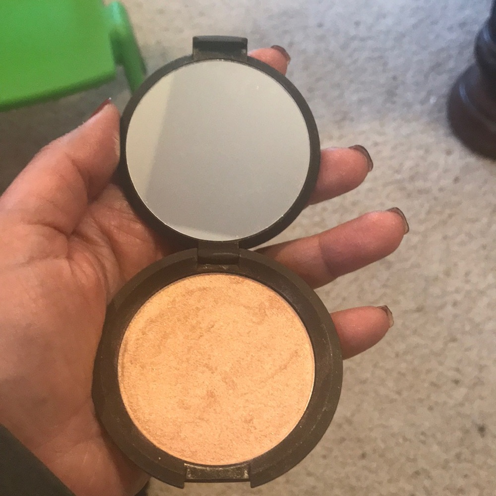 Becca shimmer powder